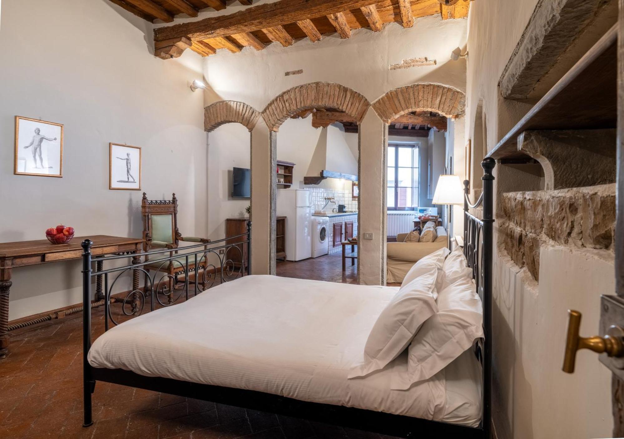 Santa Croce Junior Suite - Dolcevita Holiday ฟลอเรนซ์ ภายนอก รูปภาพ