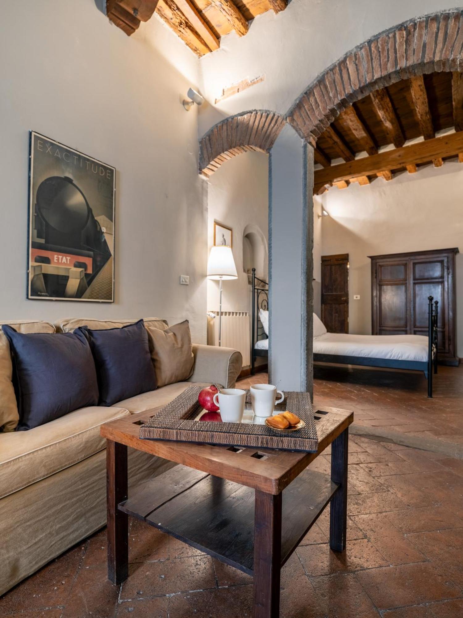 Santa Croce Junior Suite - Dolcevita Holiday ฟลอเรนซ์ ภายนอก รูปภาพ